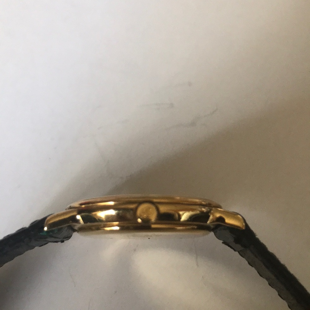GUCCI Timeless AUTHENTIC VINTAGE  Watch 💝 - Picture 14 of 15
